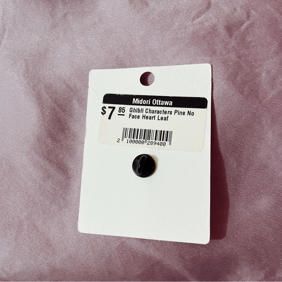 Ghibli No Face Pin - Picture 2 of 3